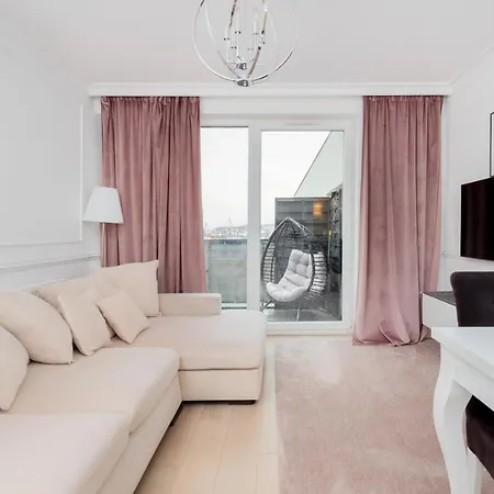 Stylish Two Bedroom Nasypowa By Renters Lägenhet